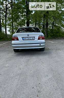 Седан BMW 5 Series 2000 в Житомирі