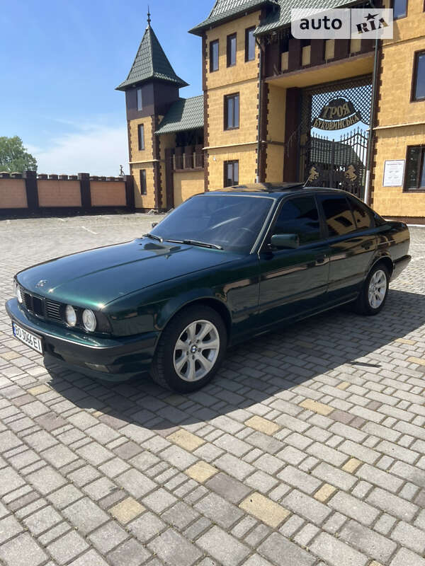Седан BMW 5 Series 1989 в Черновцах