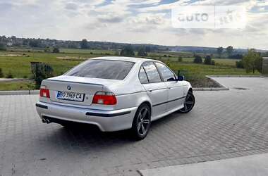 Седан BMW 5 Series 2000 в Шумске