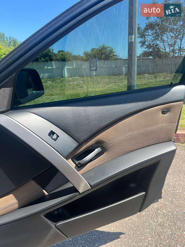 Седан BMW 5 Series 2004 в Одессе