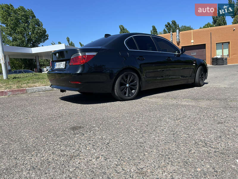 Седан BMW 5 Series 2004 в Одессе