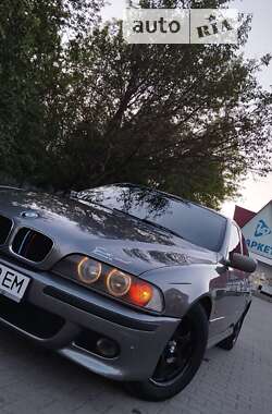 Седан BMW 5 Series 2001 в Чернівцях