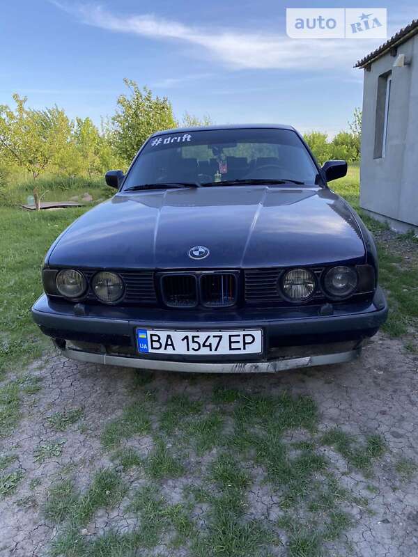 Седан BMW 5 Series 1989 в Благовещенском