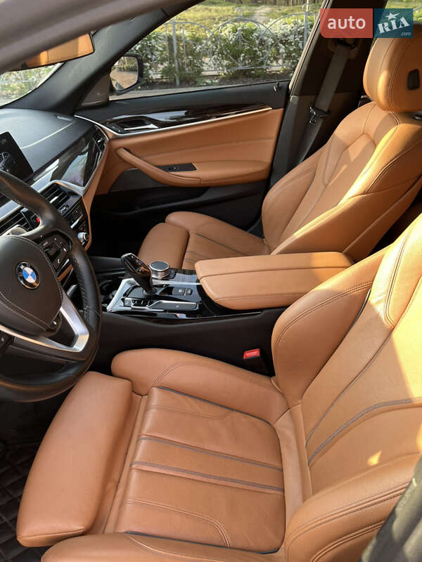 Седан BMW 5 Series 2017 в Черкасах