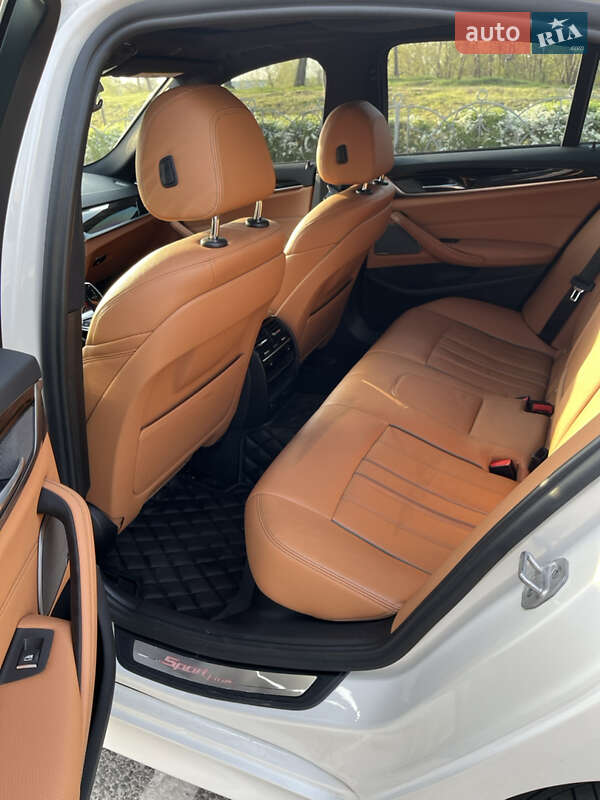 Седан BMW 5 Series 2017 в Черкасах