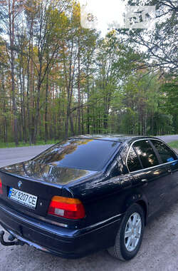 Седан BMW 5 Series 2001 в Владимирце