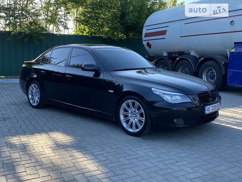 Седан BMW 5 Series 2008 в Дніпрі