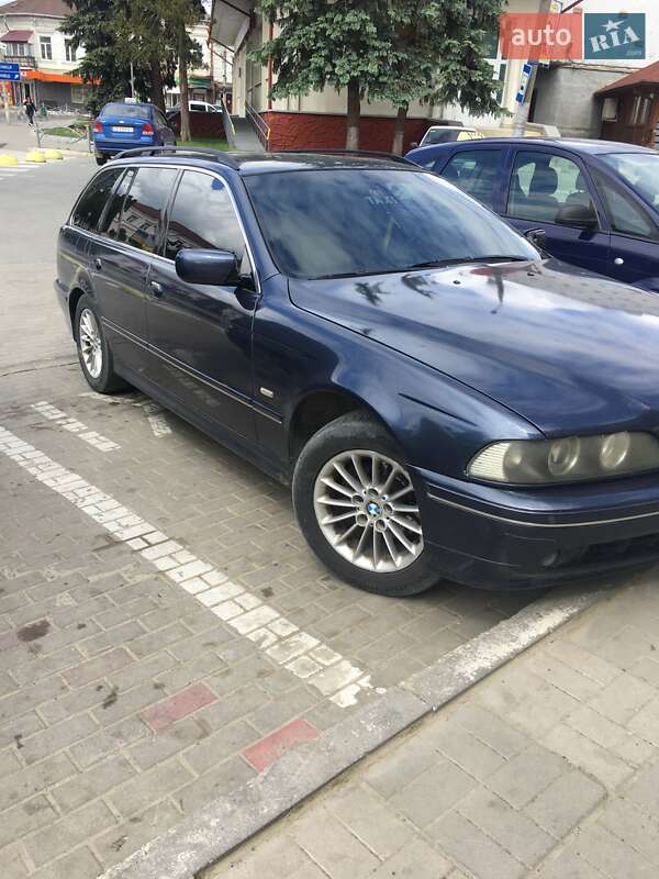 Універсал BMW 5 Series 2001 в Чернівцях