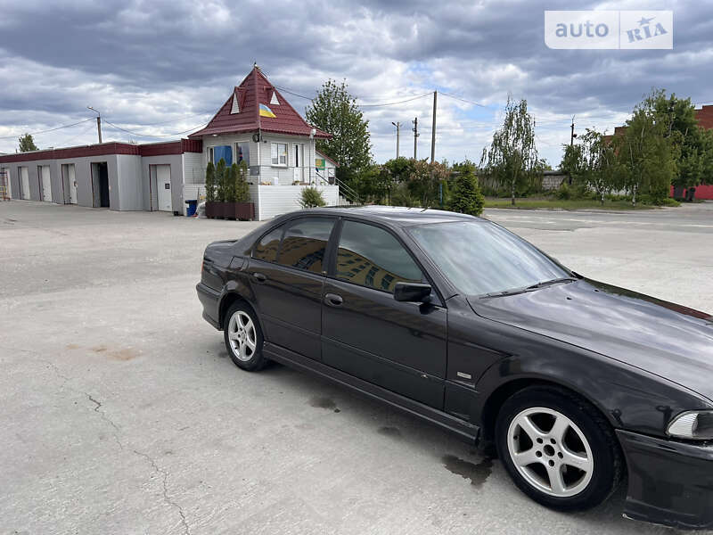 Седан BMW 5 Series 1997 в Нетешине