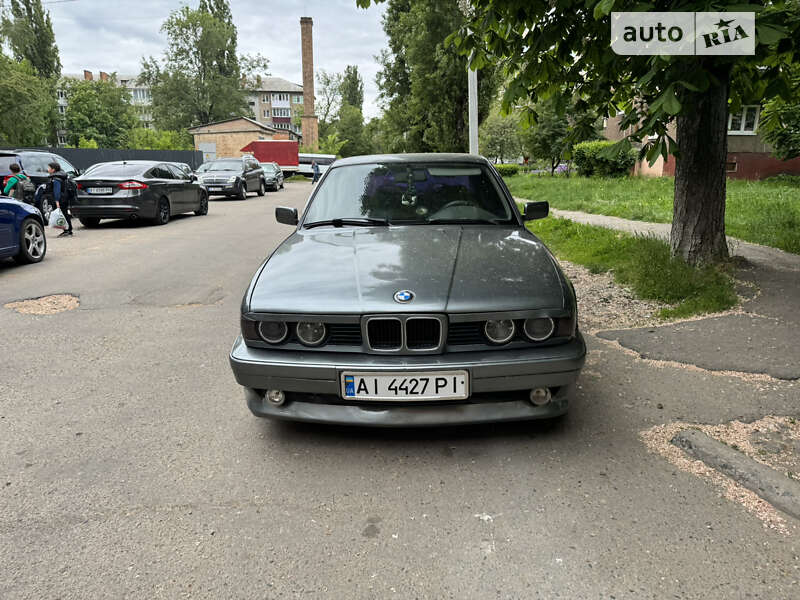 Седан BMW 5 Series 1994 в Ружине