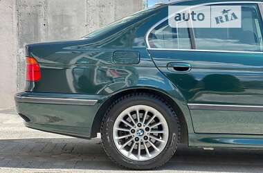 Седан BMW 5 Series 2000 в Львові
