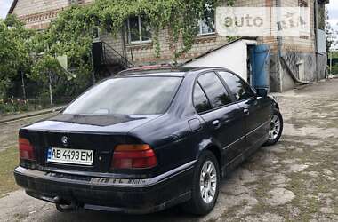 Седан BMW 5 Series 2000 в Хмільнику