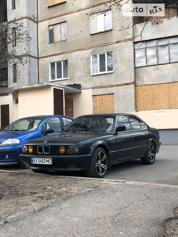 Седан BMW 5 Series 1989 в Харкові