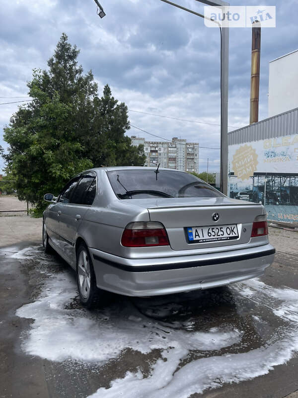 Седан BMW 5 Series 1998 в Первомайске