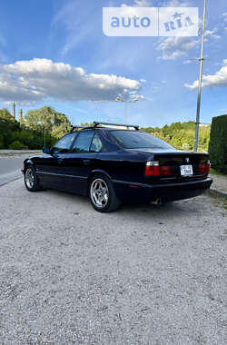 Седан BMW 5 Series 1995 в Днепре
