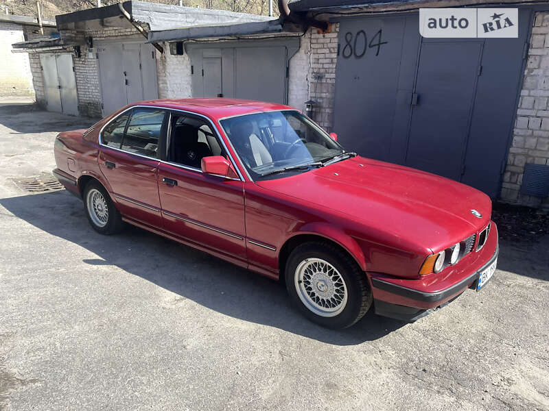 Седан BMW 5 Series 1991 в Обухове