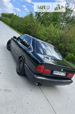 Седан BMW 5 Series 1994 в Житомире