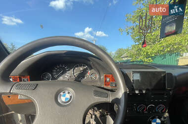 Седан BMW 5 Series 1988 в Монастирищеві