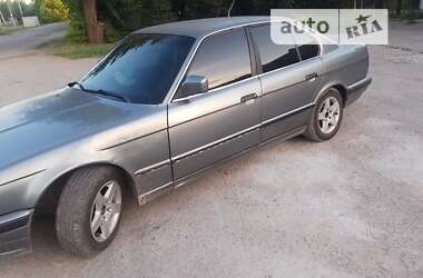 Седан BMW 5 Series 1990 в Запорожье