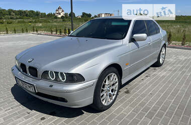 Седан BMW 5 Series 2000 в Золочеві