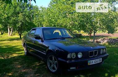 Седан BMW 5 Series 1990 в Шполі