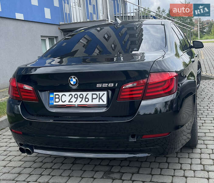 Седан BMW 5 Series 2011 в Львові
