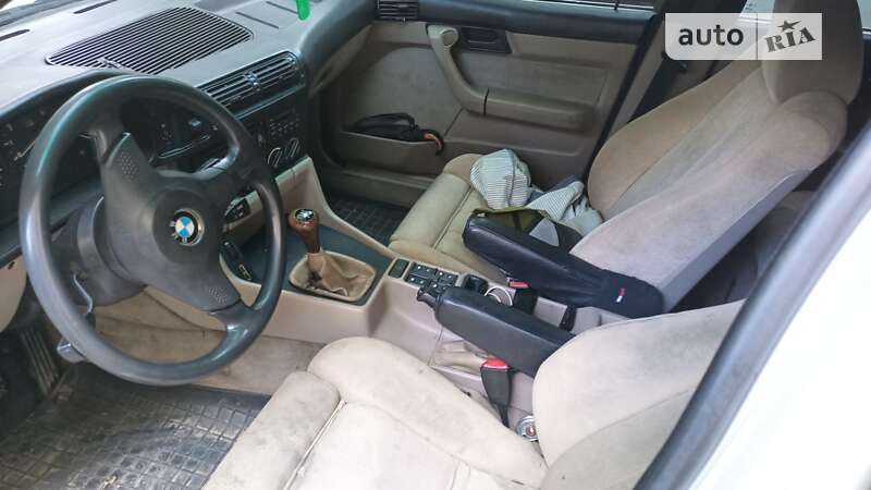 Седан BMW 5 Series 1992 в Киеве