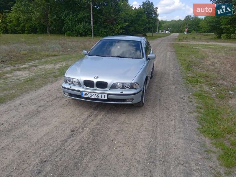 Седан BMW 5 Series 2000 в Костополе