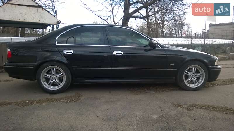 Седан BMW 5 Series 2002 в Херсоне