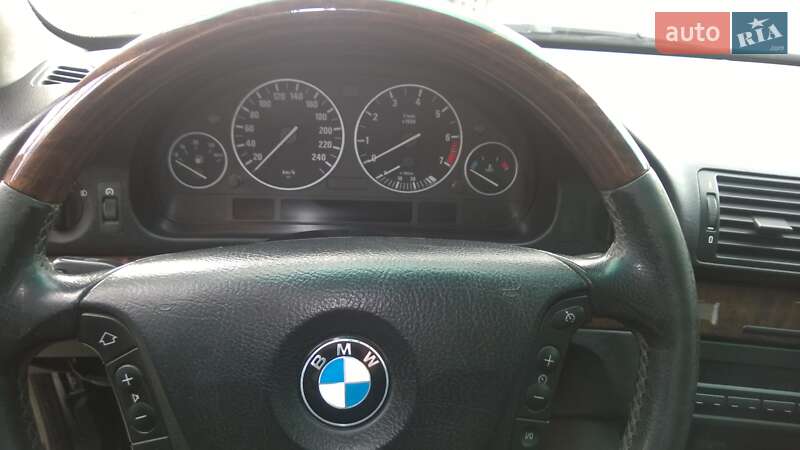 Седан BMW 5 Series 2002 в Херсоне