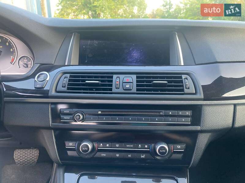 Седан BMW 5 Series 2016 в Киеве