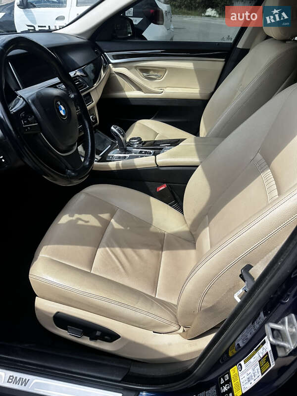 Седан BMW 5 Series 2015 в Львові
