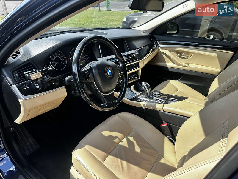 Седан BMW 5 Series 2015 в Львові