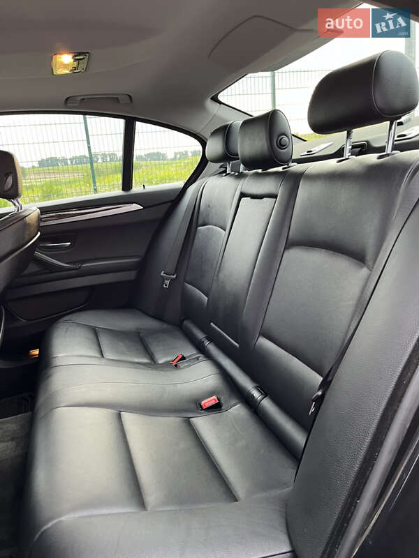 Седан BMW 5 Series 2012 в Ровно