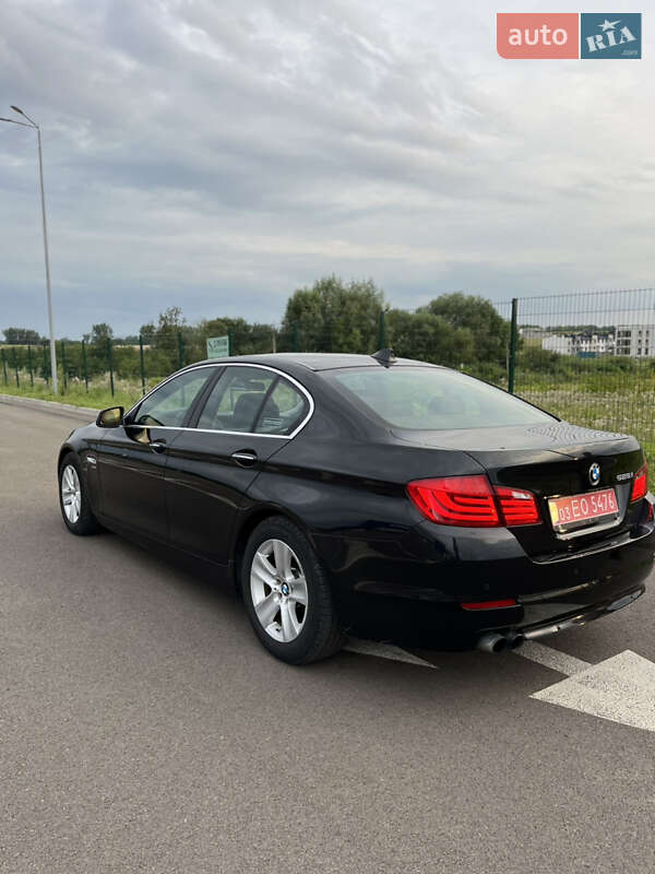Седан BMW 5 Series 2012 в Ровно