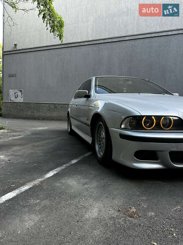 Седан BMW 5 Series 1999 в 