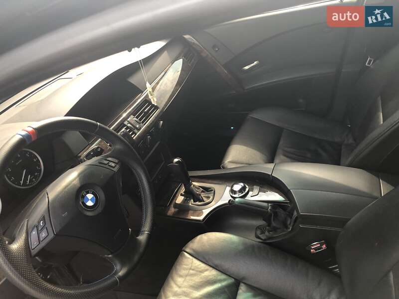 Седан BMW 5 Series 2004 в Кривом Роге