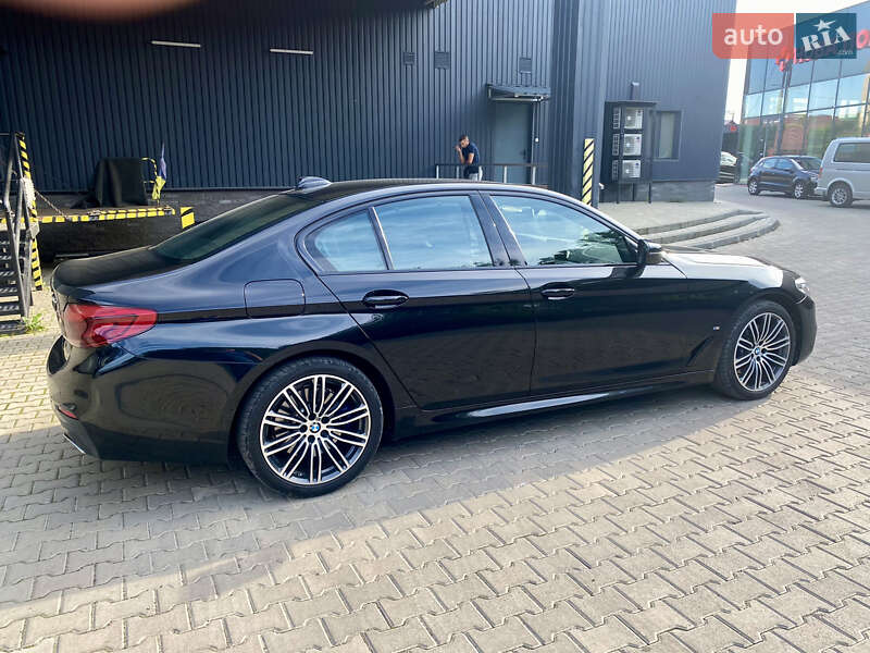 Седан BMW 5 Series 2019 в Ужгороде