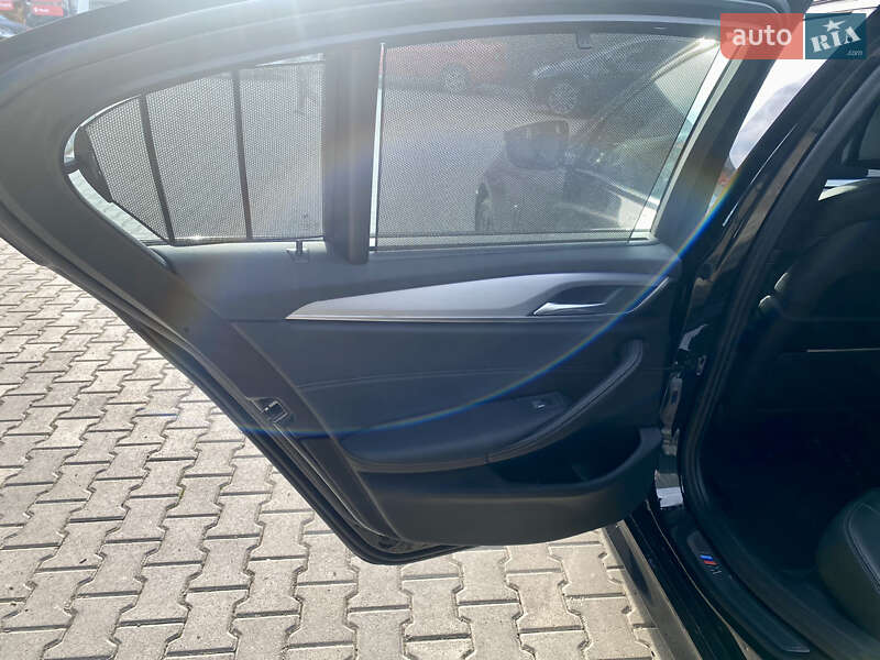 Седан BMW 5 Series 2019 в Ужгороде