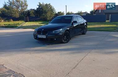 Седан BMW 5 Series 2004 в Пулинах