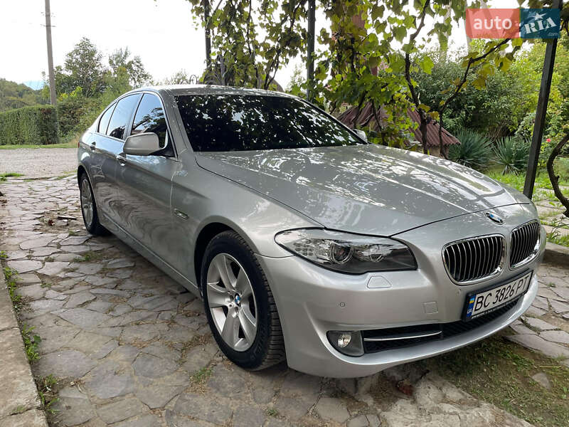 BMW 5 Series 2011 BMW 5 Series 2011