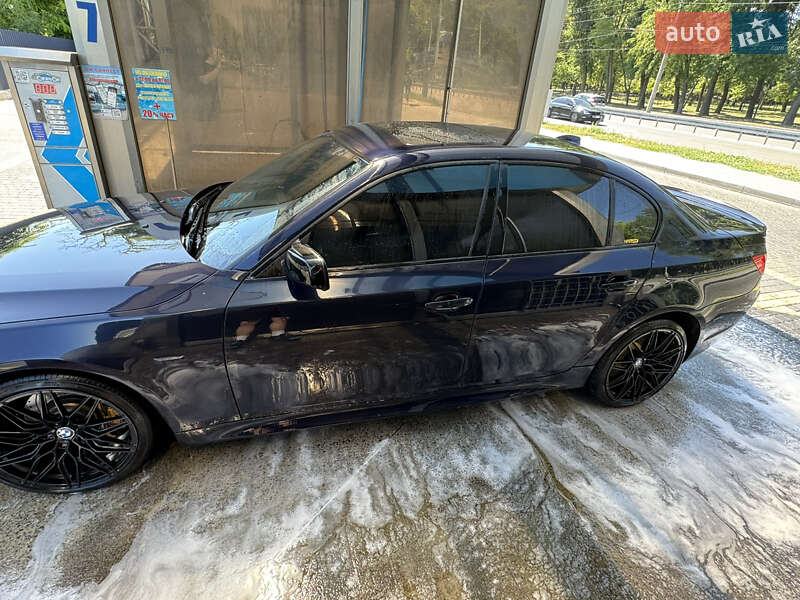 Седан BMW 5 Series 2005 в Дніпрі