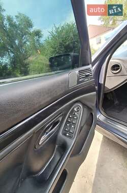 Седан BMW 5 Series 2002 в 