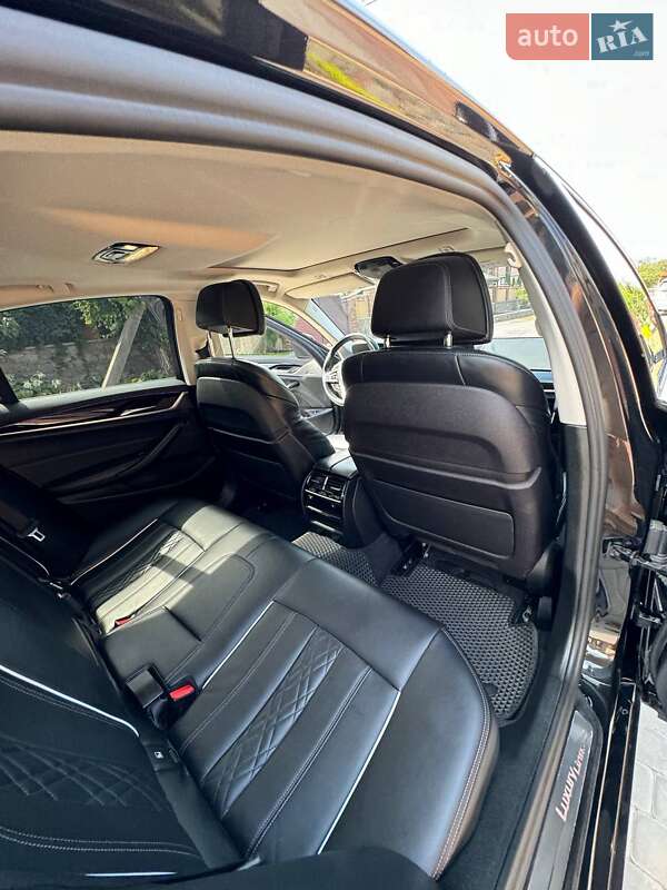 Седан BMW 5 Series 2017 в Кременчуге