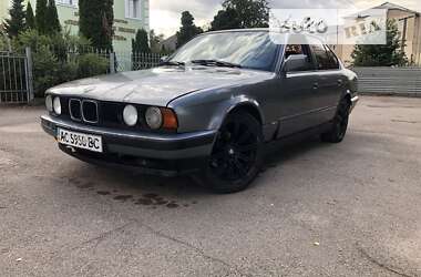 Седан BMW 5 Series 1993 в Попельне