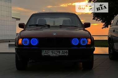 Седан BMW 5 Series 1992 в Світловодську