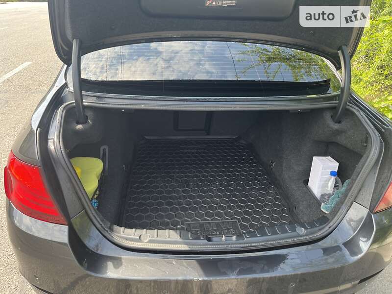 Седан BMW 5 Series 2011 в Днепре