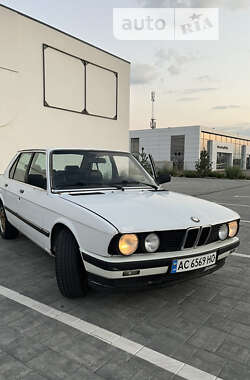 Седан BMW 5 Series 1986 в Луцьку