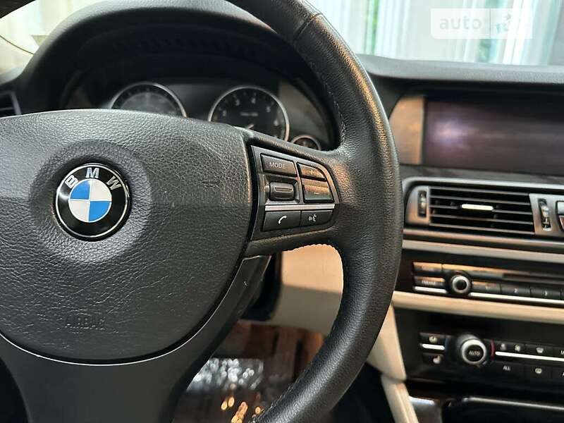 Седан BMW 5 Series 2013 в Львове
