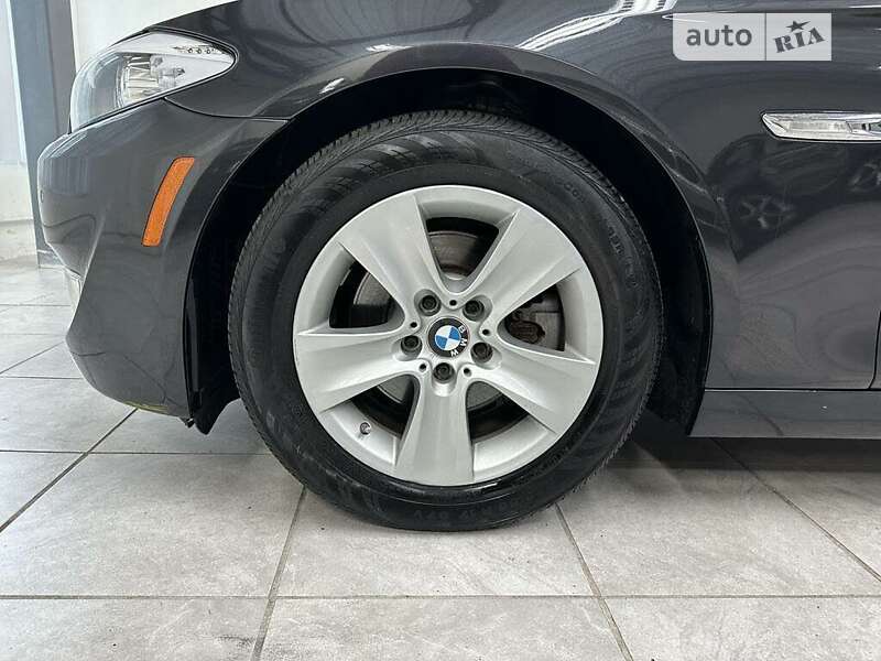 Седан BMW 5 Series 2013 в Львове